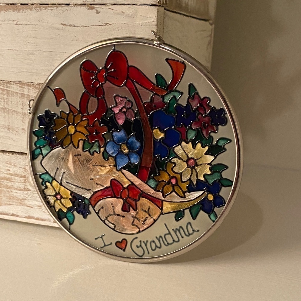 Joan Baker Hand Painted Art Glass Floral Hat “I Heart Grandma” Suncatcher